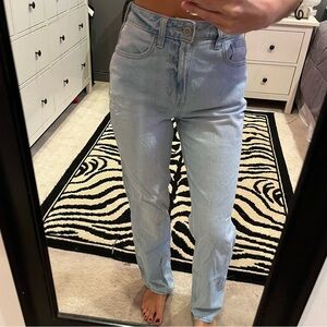 Hollister Ultra High Rise 90s Straight Jean